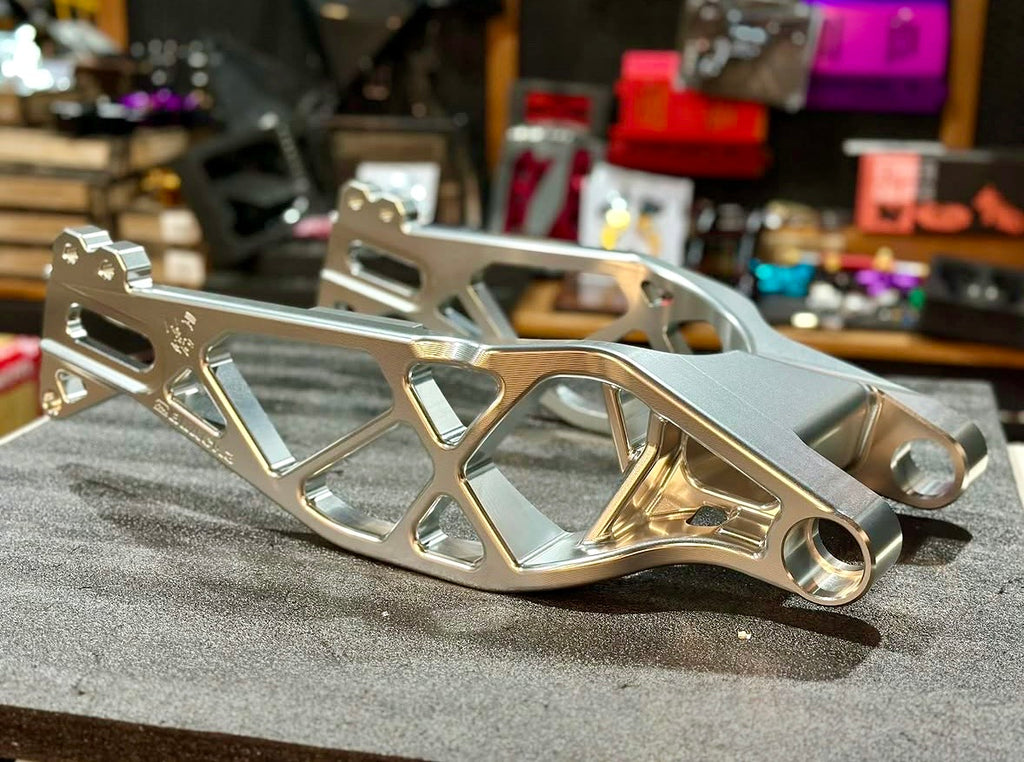 billet performance rear swingarm for Harley-Davidson Touring, detail view