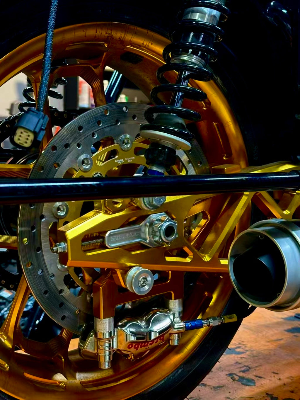 forged aluminum rear swingarm for Harley-Davidson, side profile