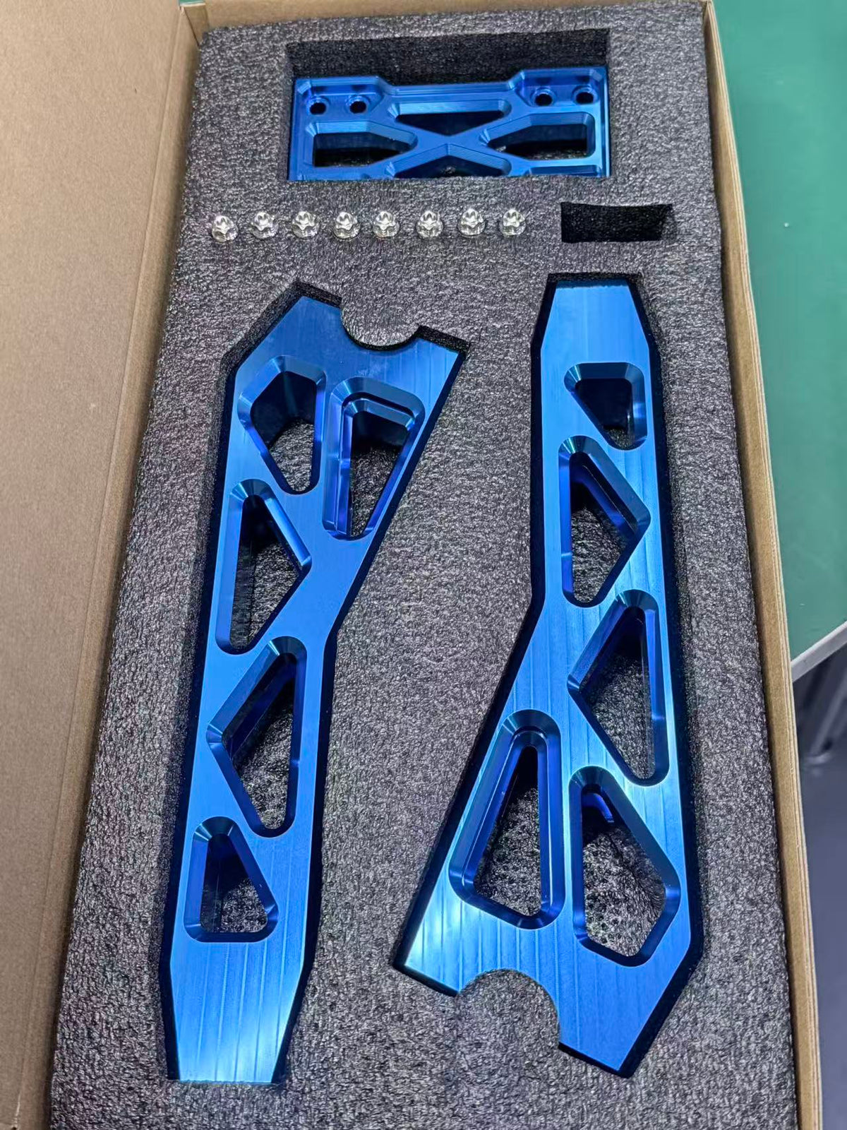 Black3 T800 CNC Hollow Riser