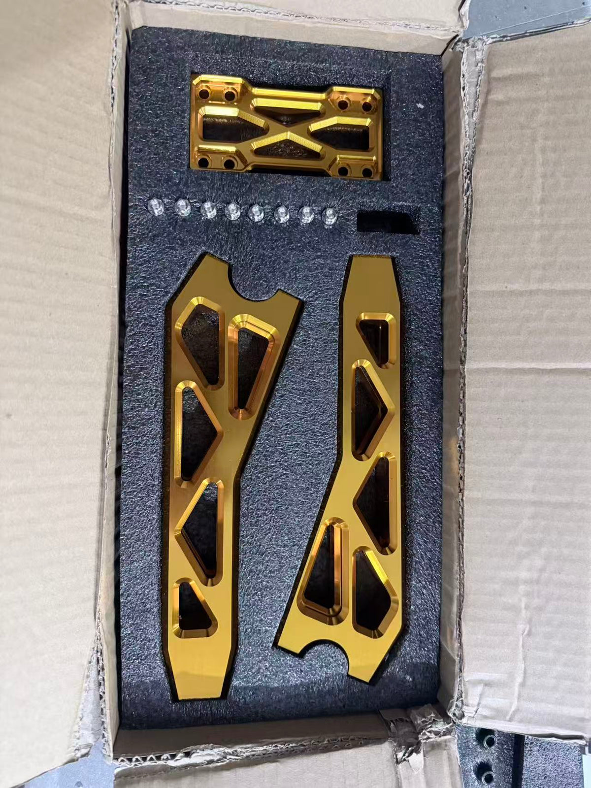 Black3 T800 CNC Hollow Riser