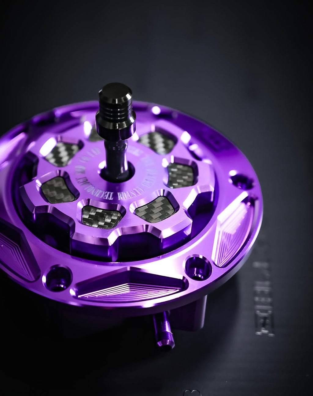 CNC 7-spoke fuel cap for Harley-Davidson, side profile