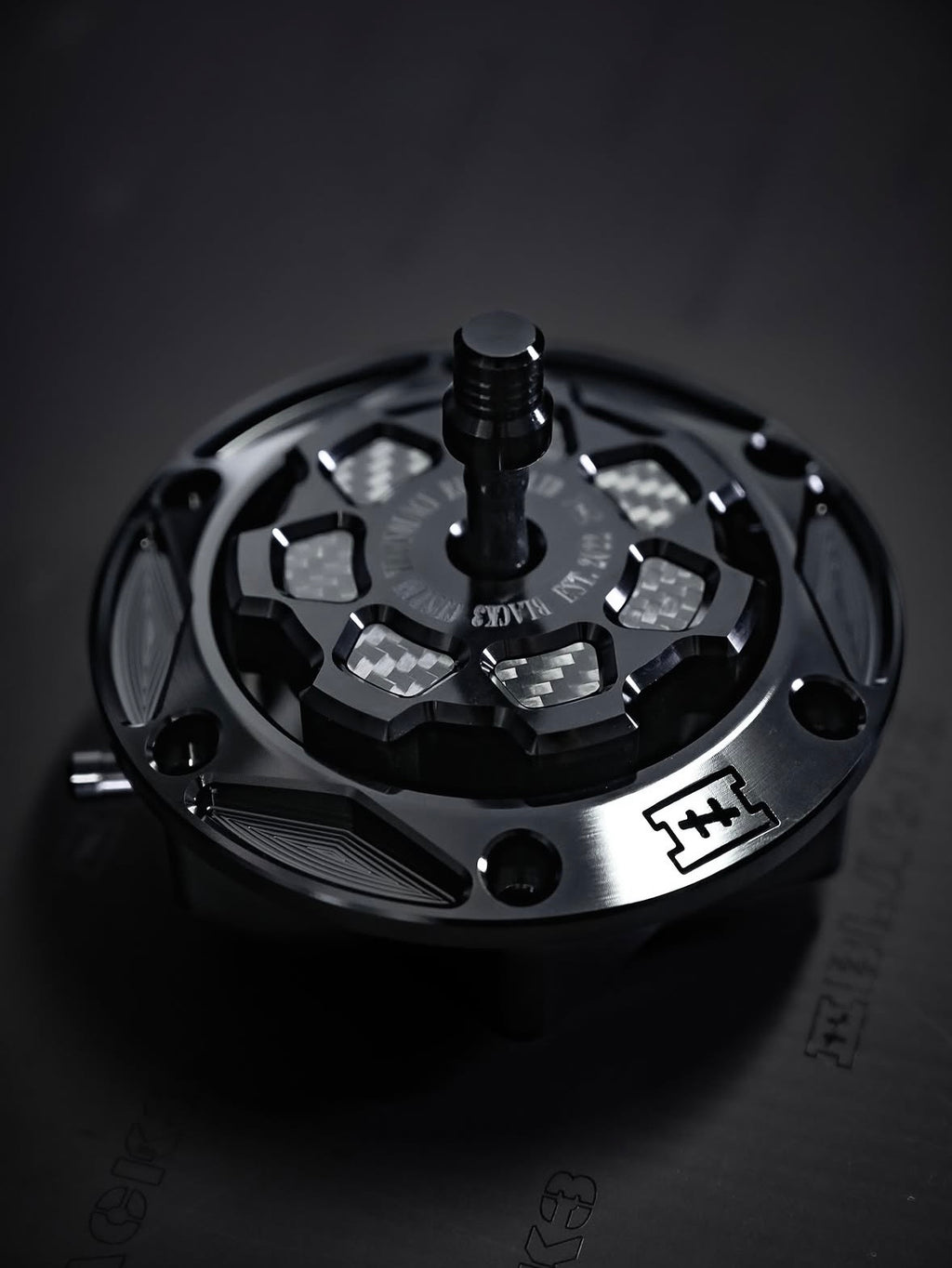 CNC 7-spoke fuel cap for Harley-Davidson, close-up