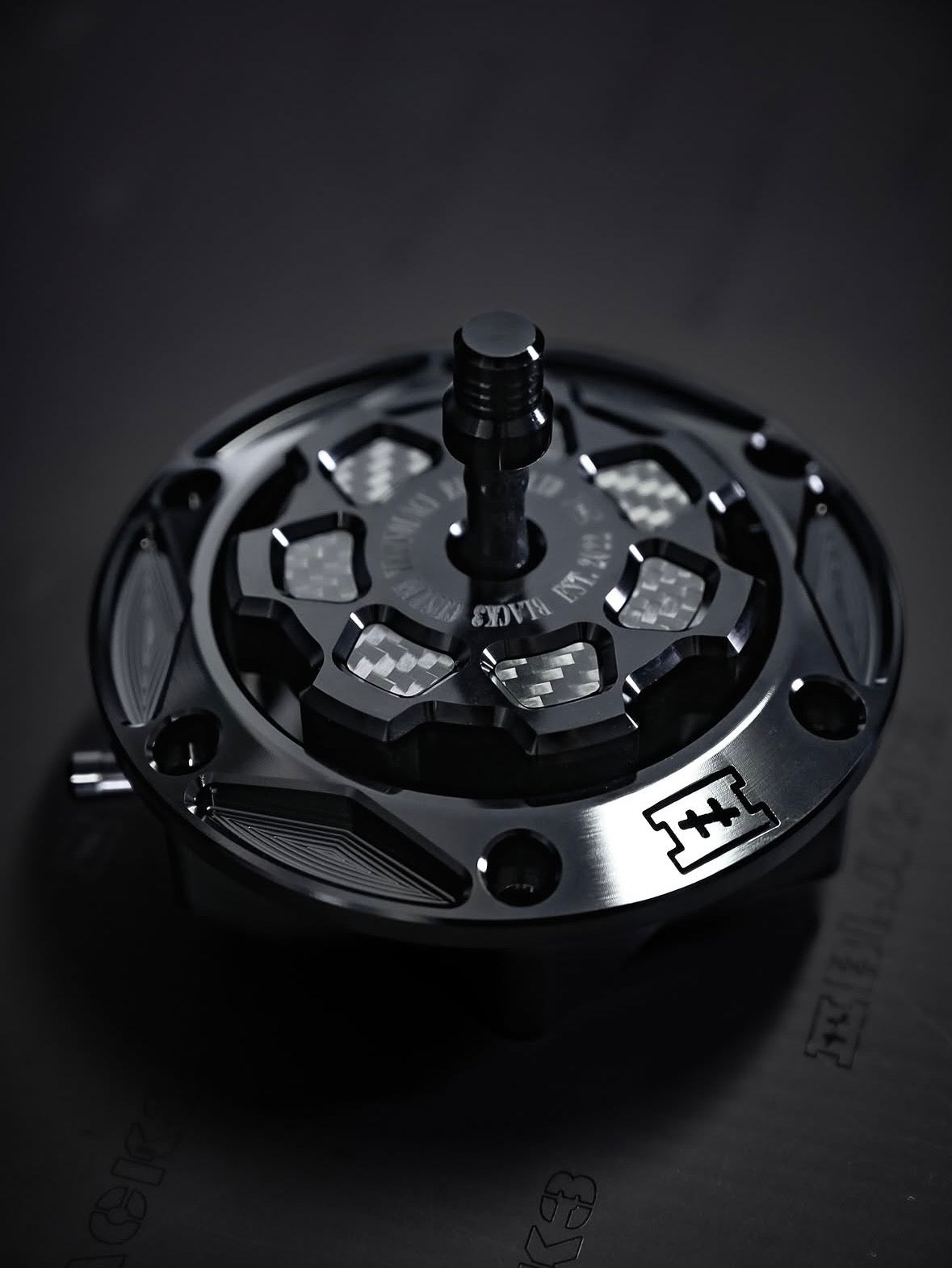 CNC 7-spoke fuel cap for Harley-Davidson, close-up