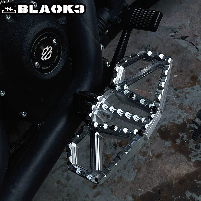 adjustable CNC floorboards for Harley-Davidson, side profile