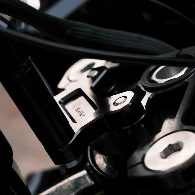 CNC pull back plate for Harley-Davidson handlebars, product front view