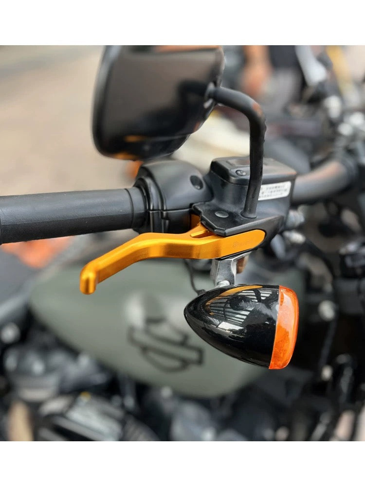CNC short hand levers for Harley-Davidson Softail and Touring, close-up