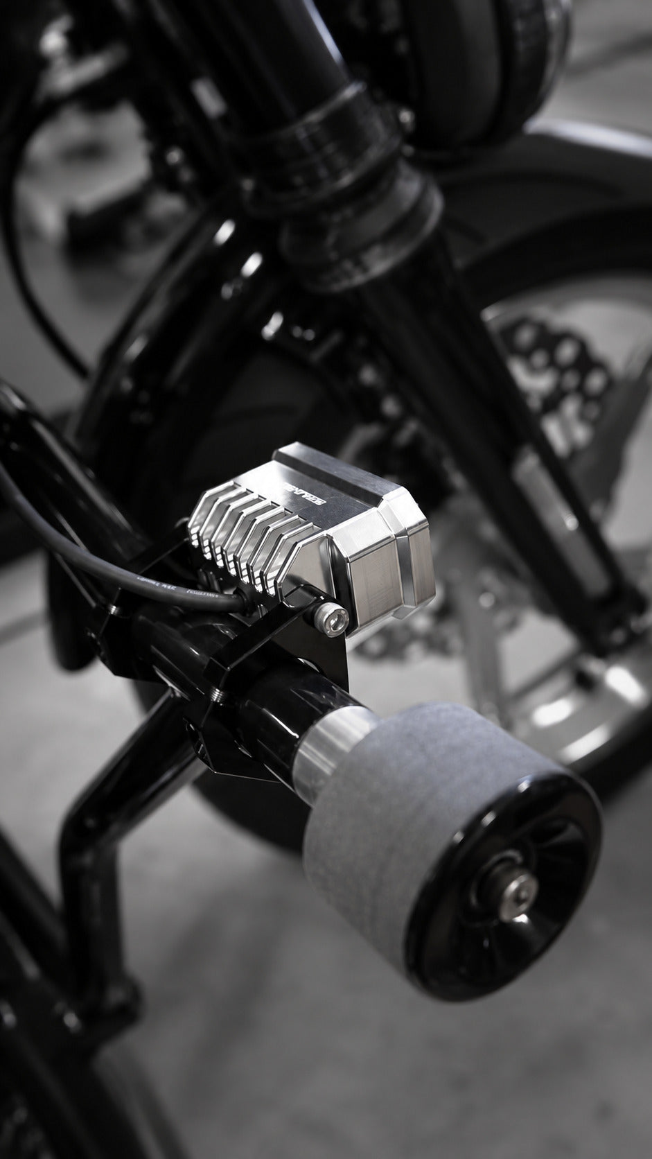 Black3 BK31 LED spot light for Harley-Davidson, crash bar mount detail