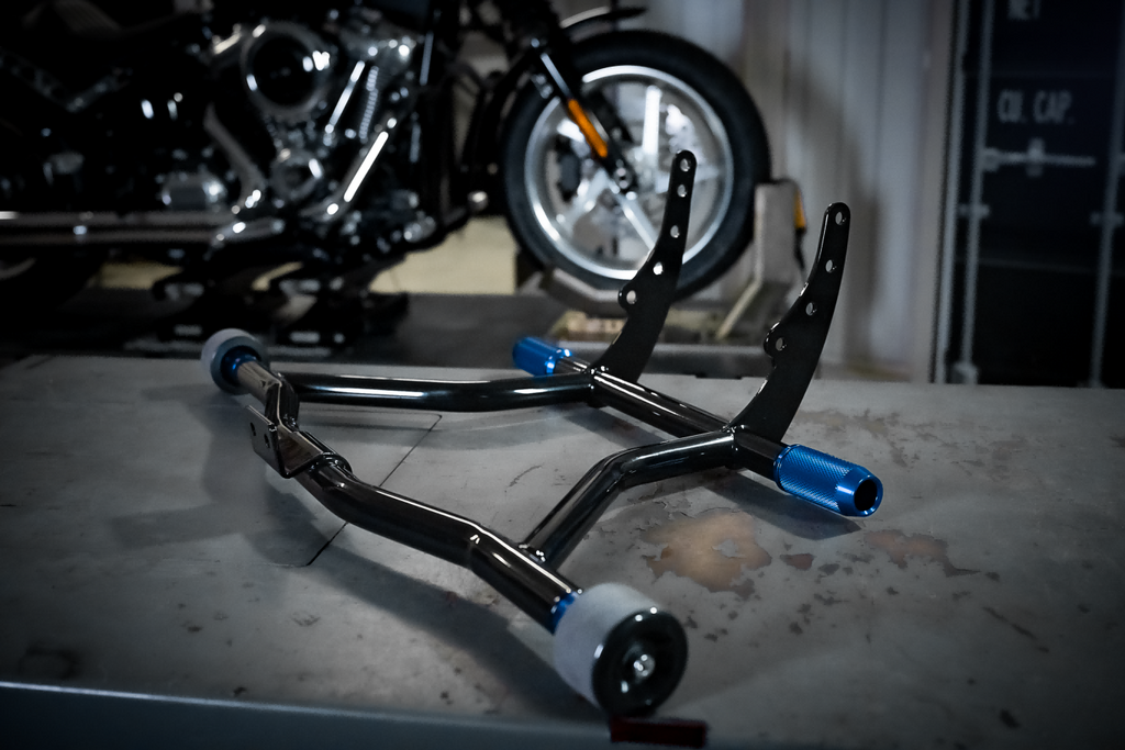 clubstyle crashbar II EVO for Harley-Davidson Softail, blue sliders