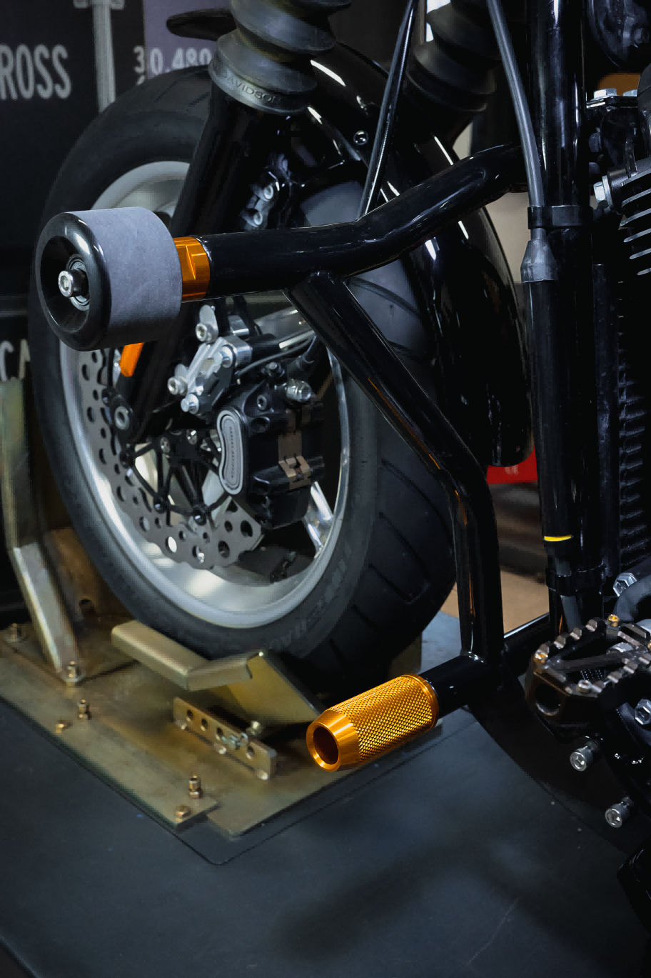 clubstyle crashbar II EVO for Harley-Davidson Softail, gold sliders, installed