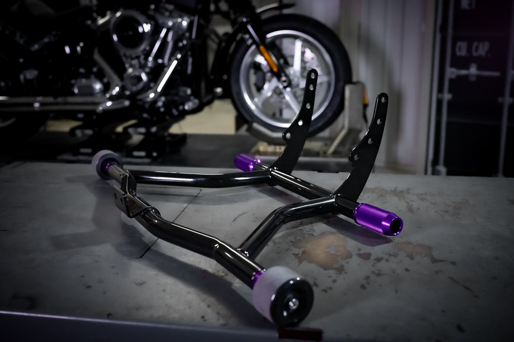 clubstyle crashbar II EVO for Harley-Davidson Softail, purple sliders