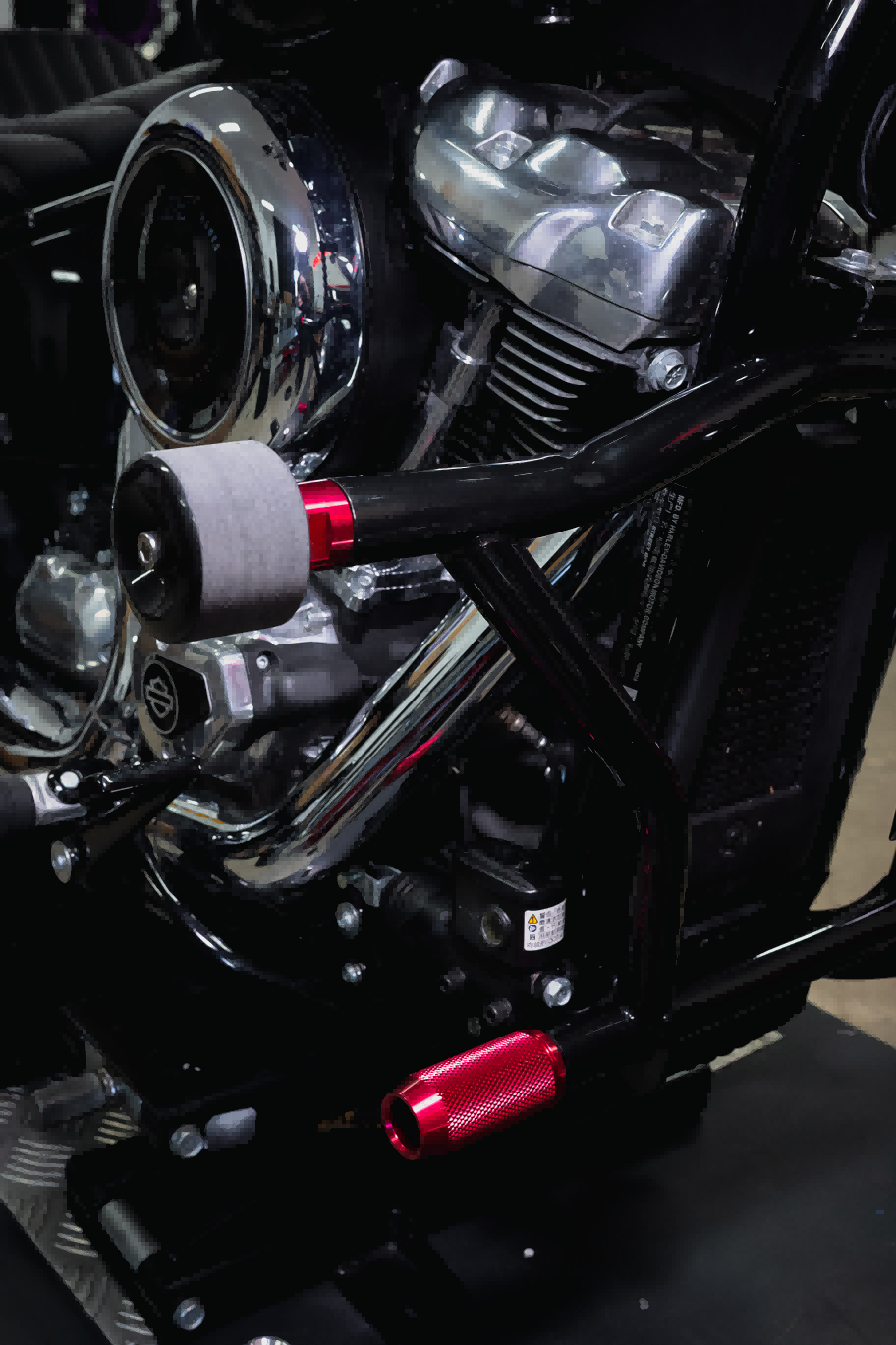 clubstyle crashbar II EVO for Harley-Davidson Softail, red sliders, installed
