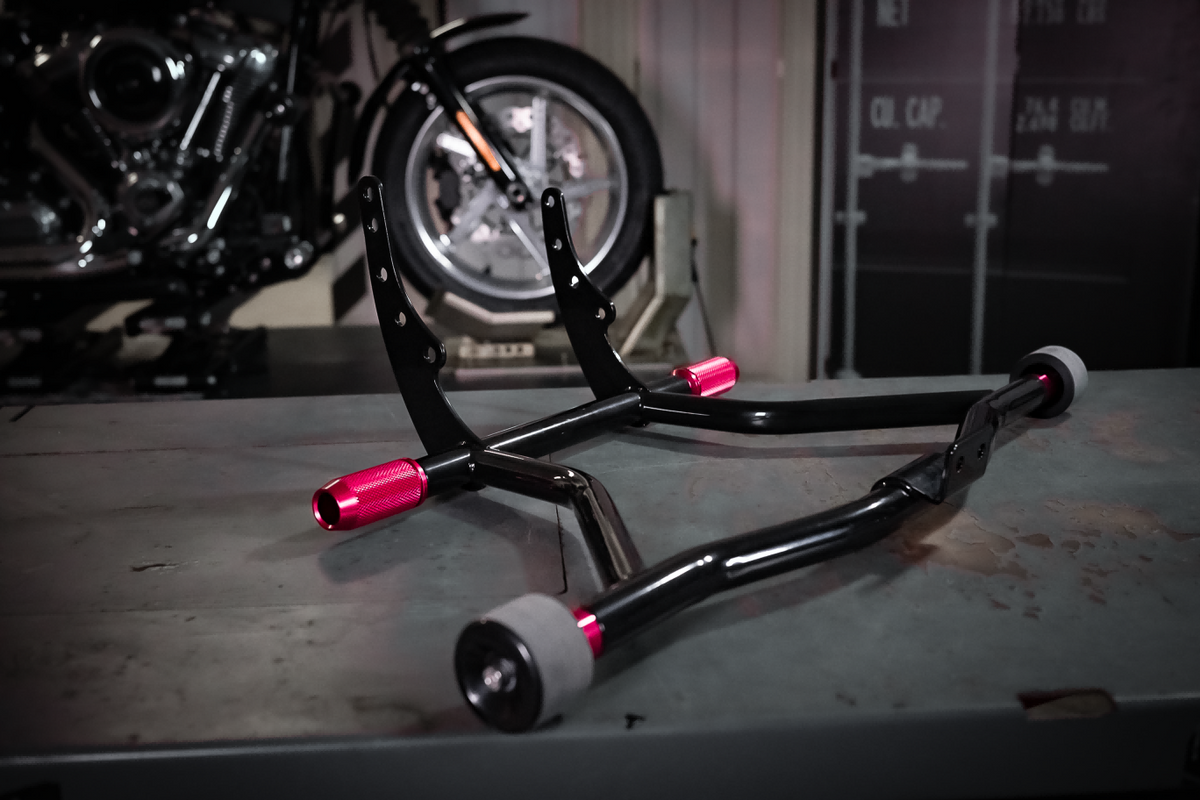 clubstyle crashbar II EVO for Harley-Davidson Softail, red sliders