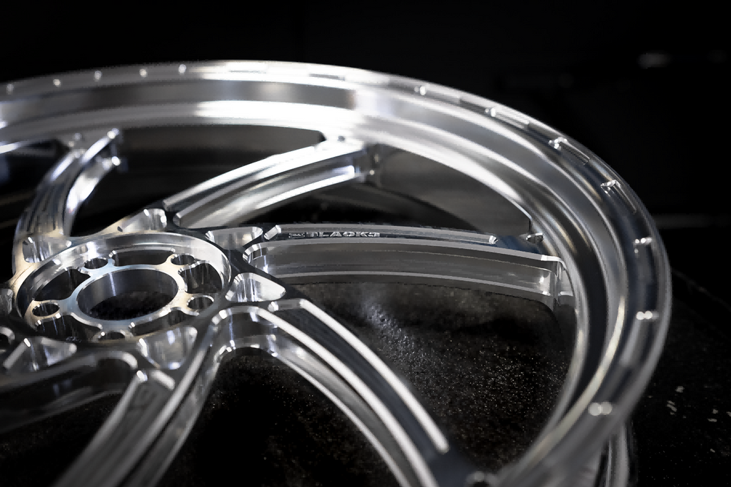 GP4.0 lightweight forged wheel for Harley-Davidson, aluminum, hub close-up