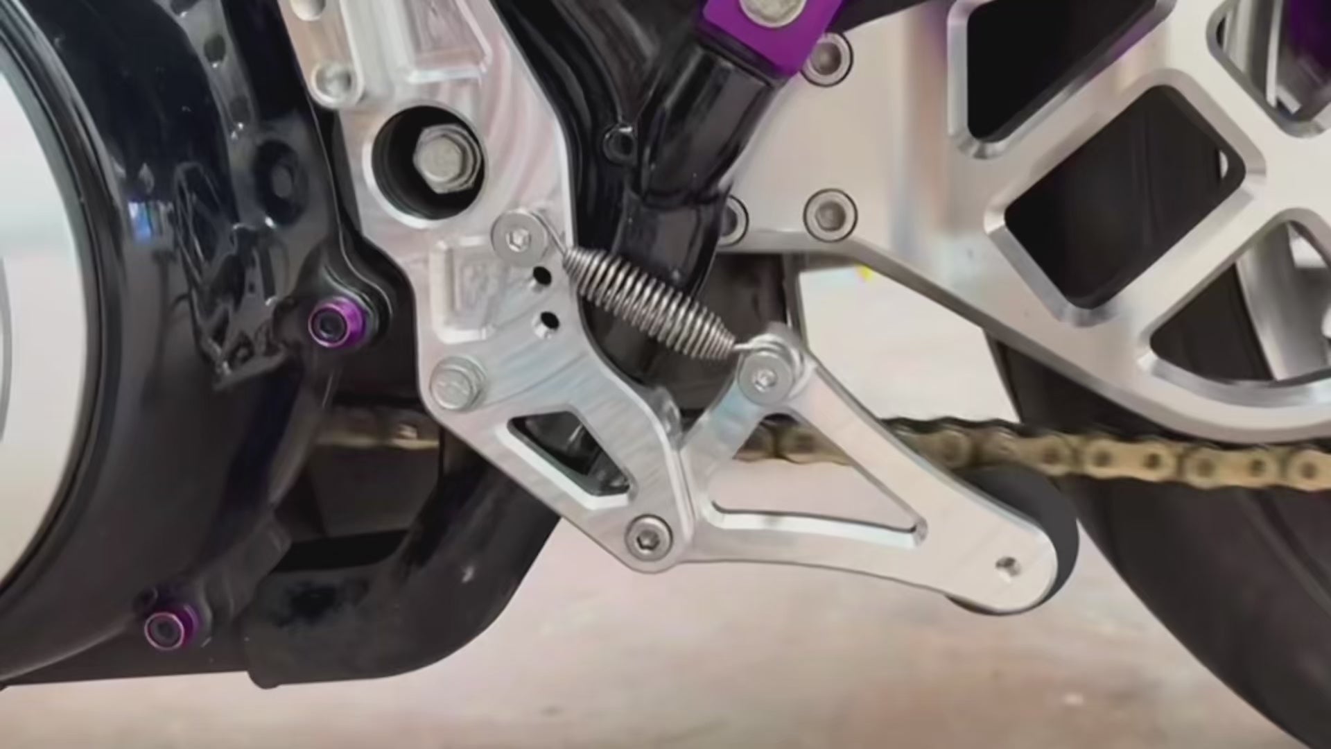 Black3 Chain Tensioner - Touring 2009+
